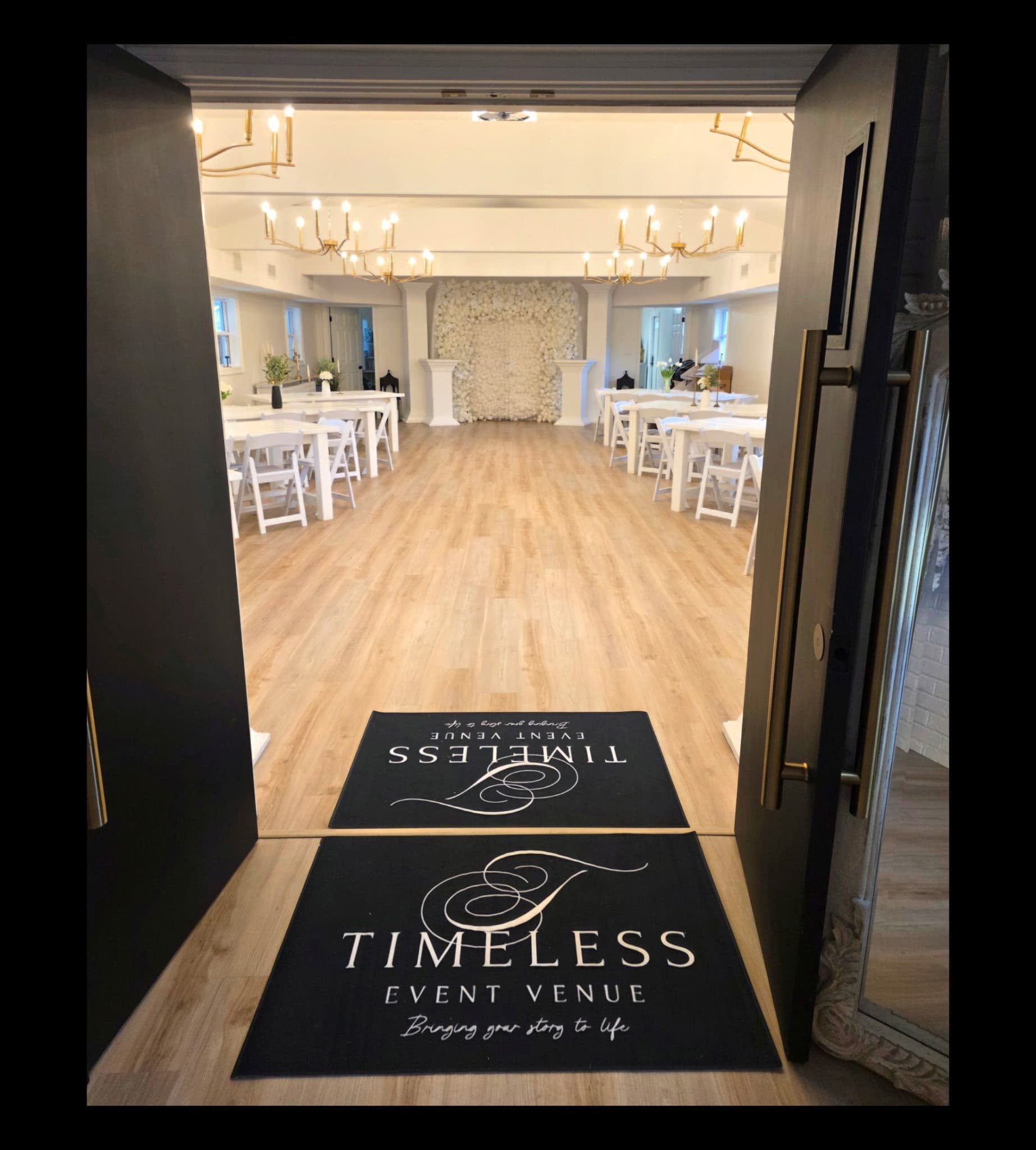 Grand illuminated walkway with pillars